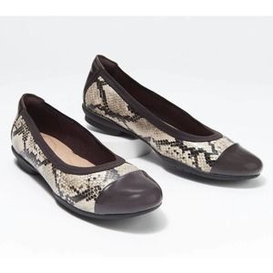 CLARKS Sara Orchid Cap Toe Ballet Flats Snakeskin Black Size 10M Casual Slip Ons